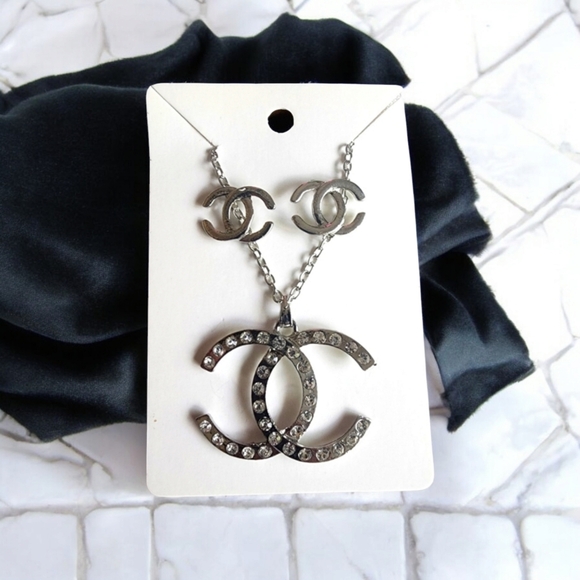 Jewelry - 🔥NECKLACE & EARRING SET(2)🔥